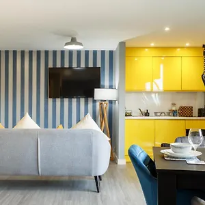 brand-new-large-studio.yorkshirehotels.net/